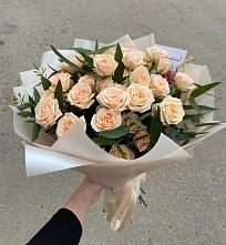 Букет Кремовые розы Латте в Омске