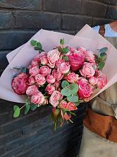 Букет цветов из:  Розы в Омске